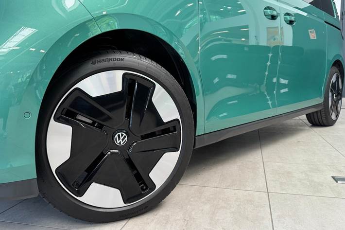 Grøn VW ID.Buzz fra 2025