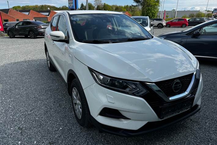 Hvid Nissan Qashqai fra 2018