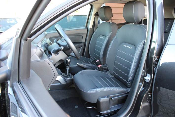 Sort Dacia Duster fra 2019