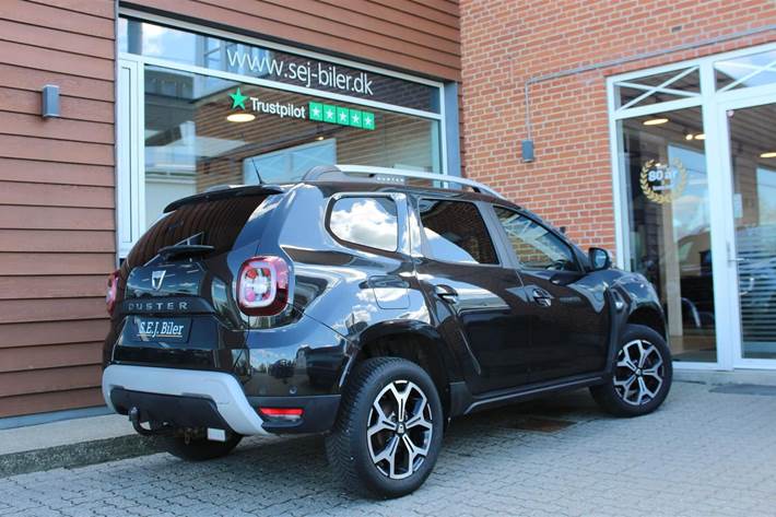 Sort Dacia Duster fra 2019