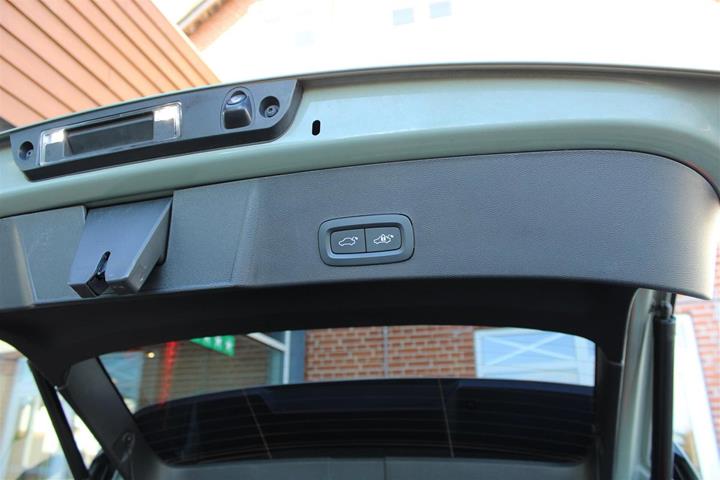 Grøn Volvo EX40 fra 2025