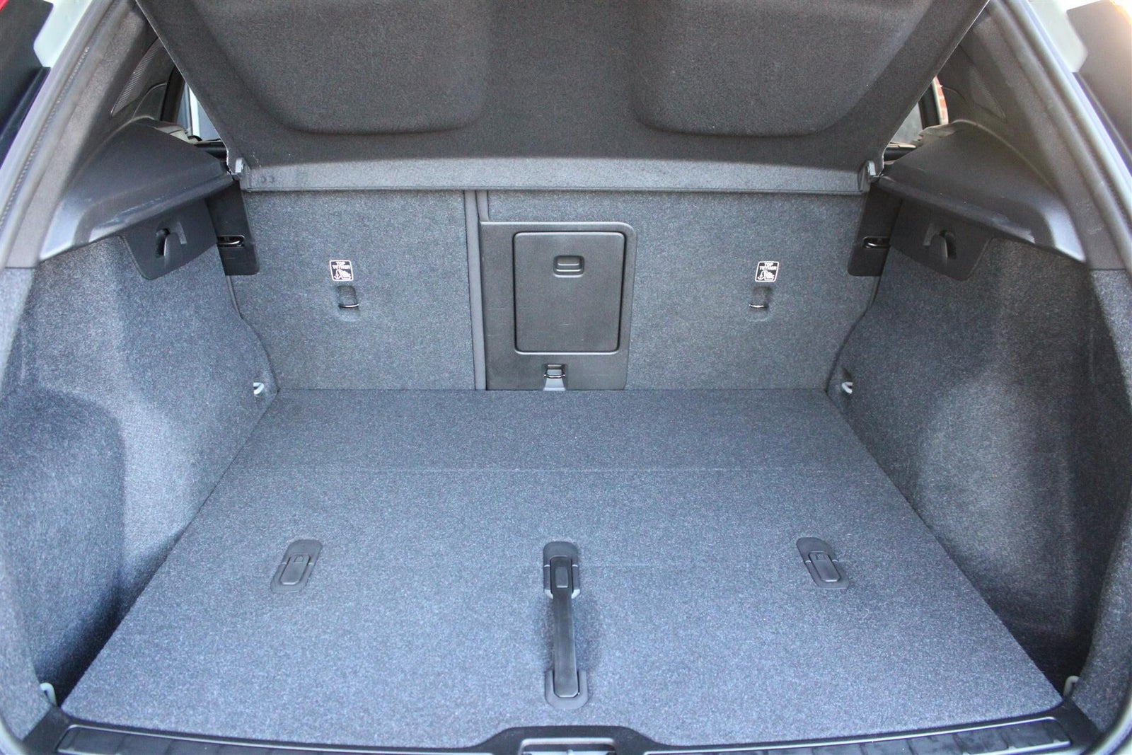 Grøn Volvo EX40 fra 2025