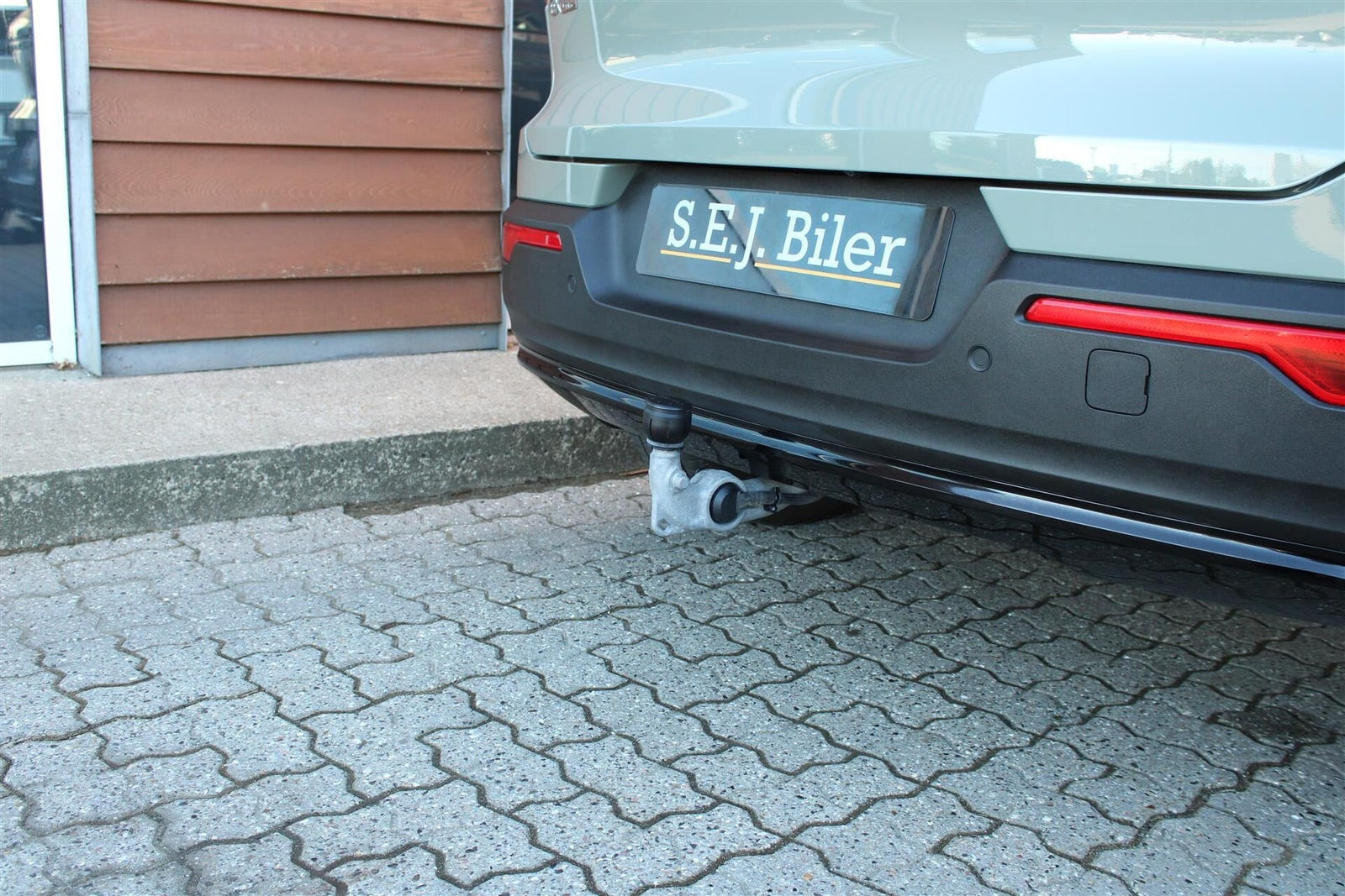 Grøn Volvo EX40 fra 2025