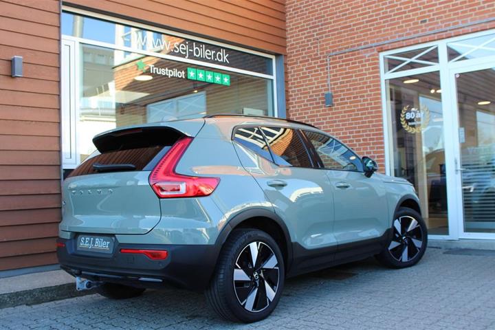 Grøn Volvo EX40 fra 2025