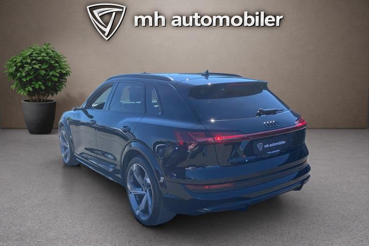 Sort Audi e-tron S fra 2023