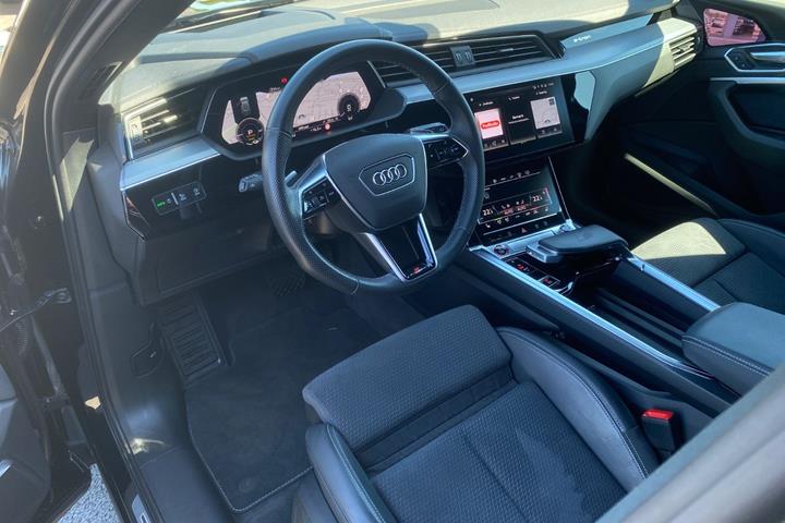 Sort Audi e-tron S fra 2023
