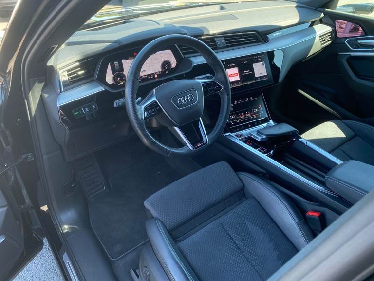 Audi e-tron S quattro