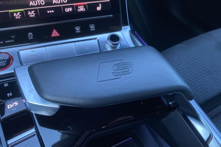 Sort Audi e-tron S fra 2023