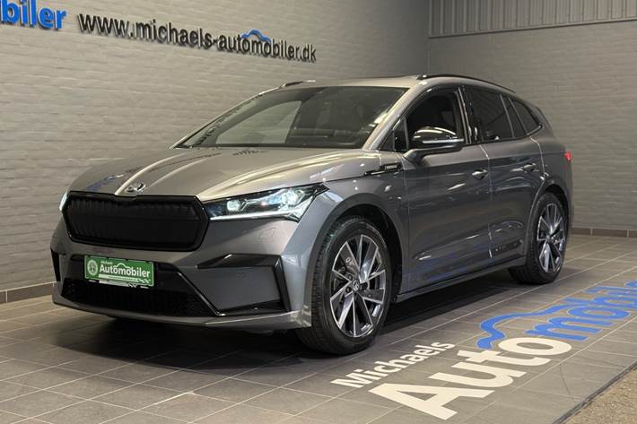 Grå Skoda Enyaq fra 2025 set udefra