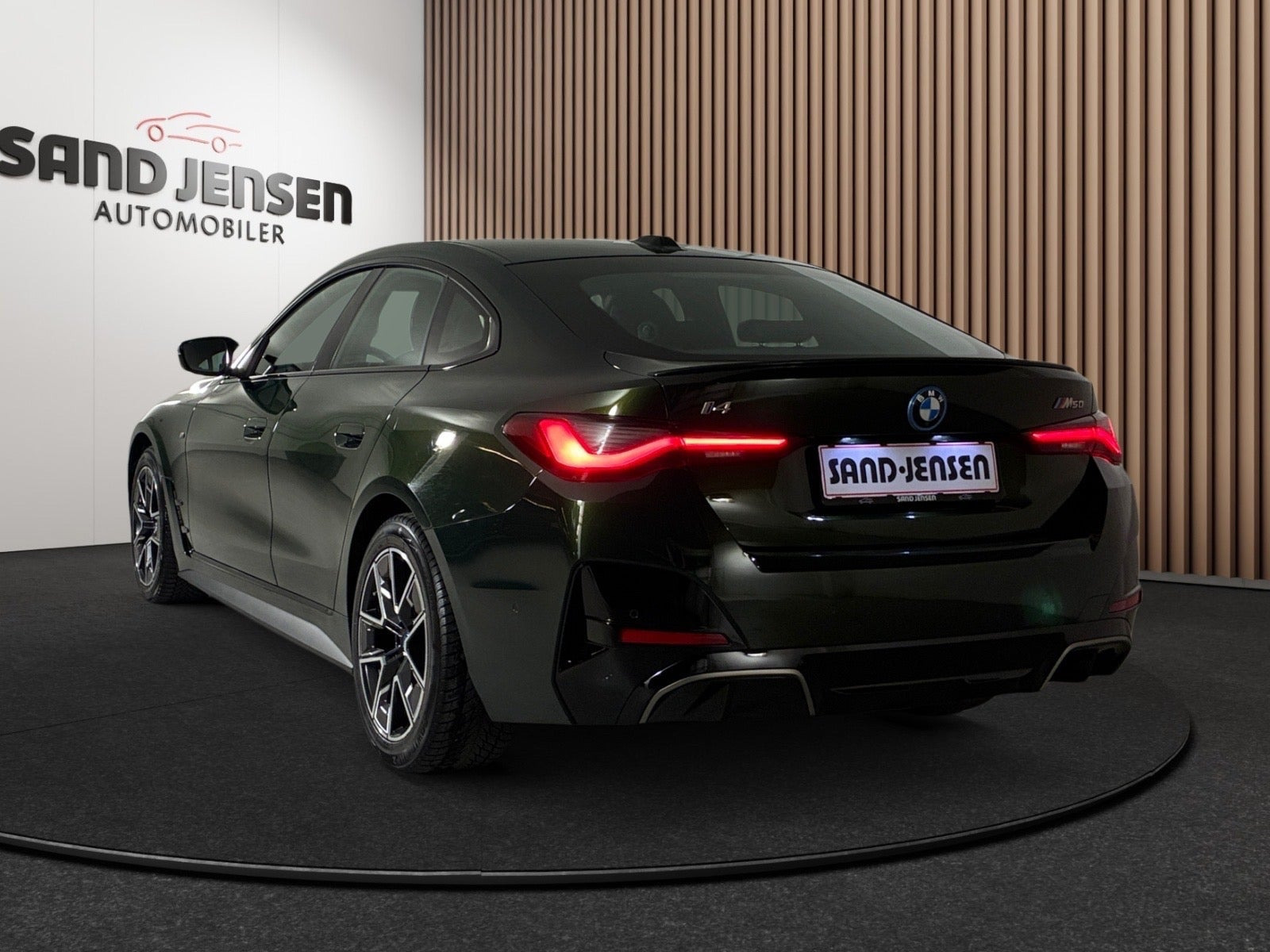 Grøn BMW i4 fra 2024