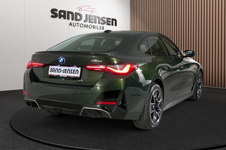 Grøn BMW i4 fra 2024