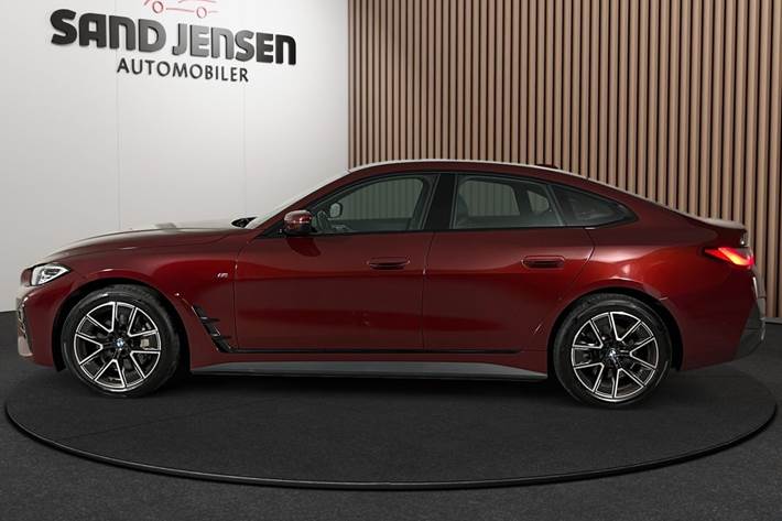 Rød BMW i4 fra 2023