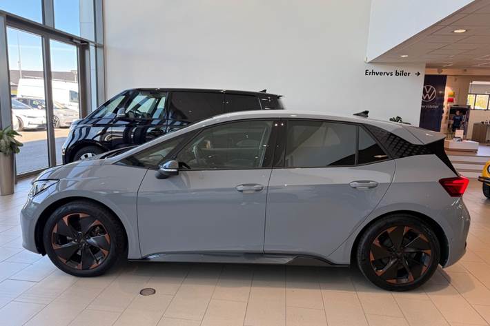 Grå Cupra Born fra 2023