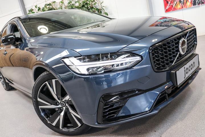 Blå Volvo V90 fra 2023