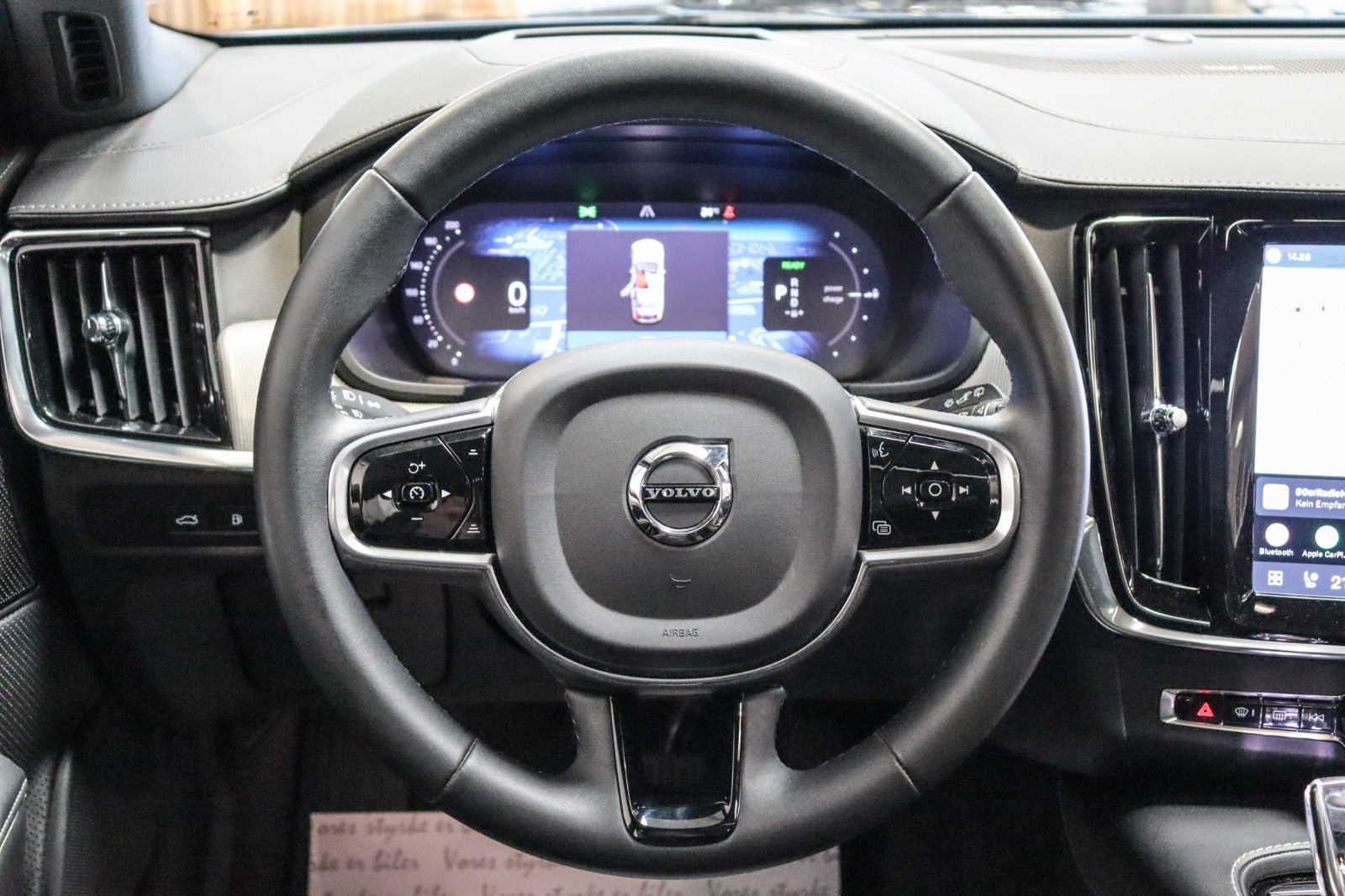 Blå Volvo V90 fra 2023