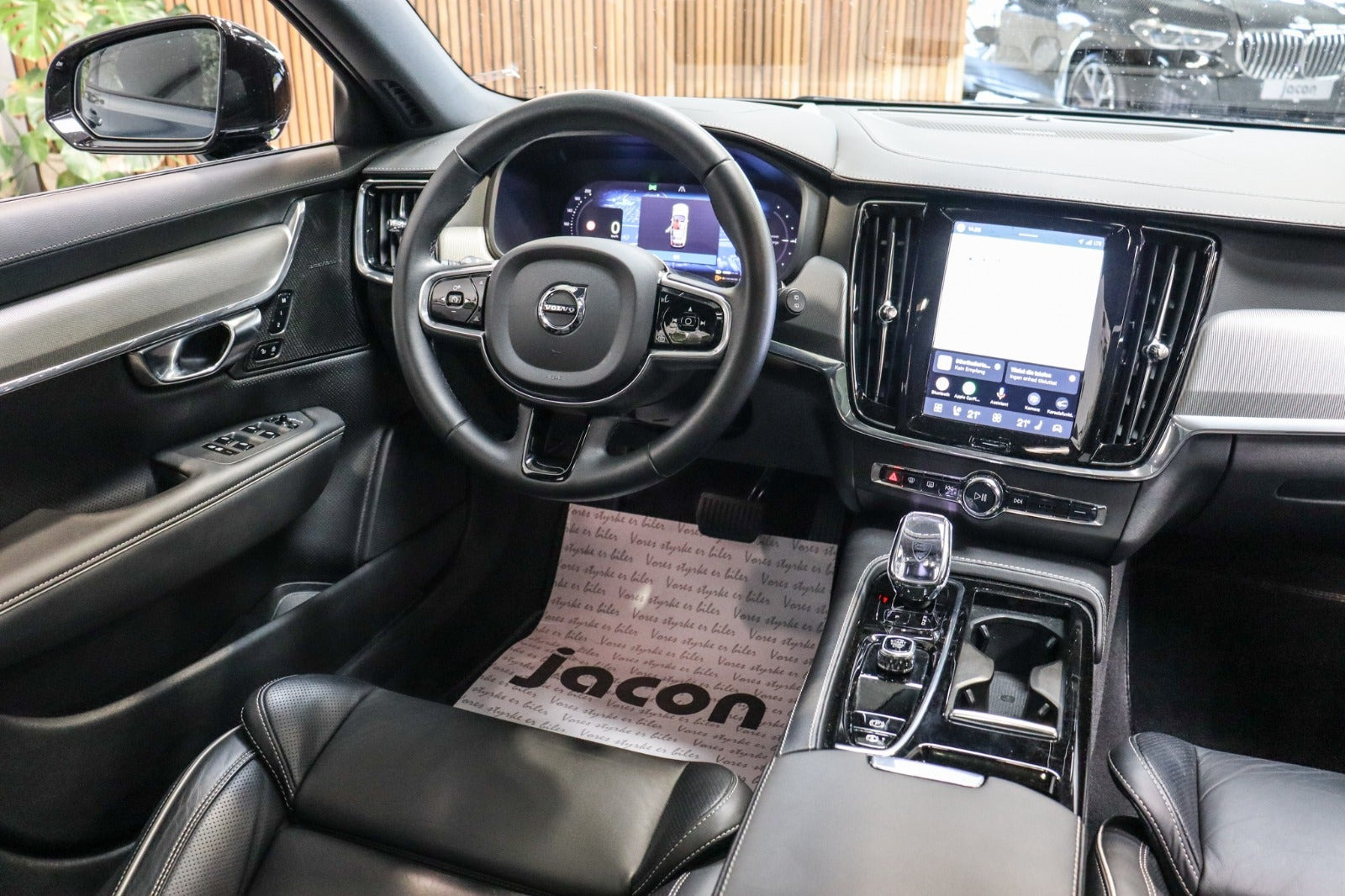 Blå Volvo V90 fra 2023