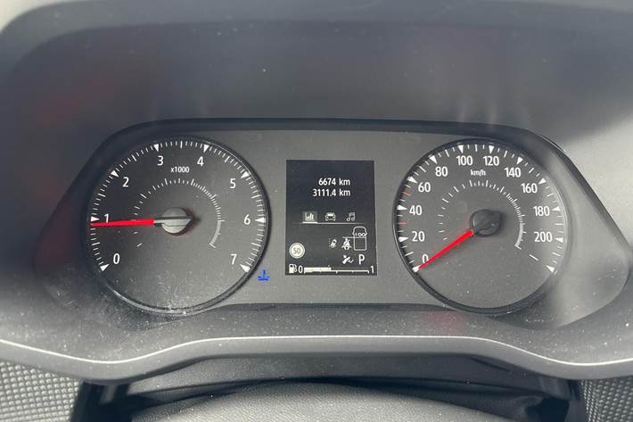 Hvid Renault Trafic fra 2025