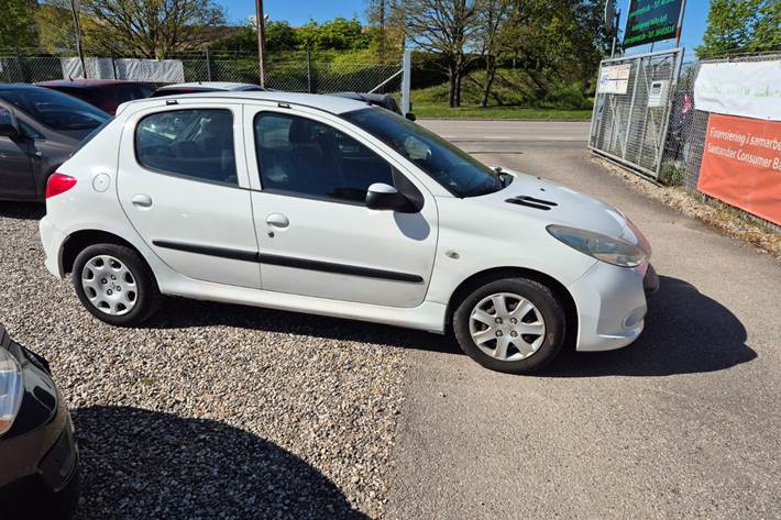 undefined Peugeot 206+ fra 2010
