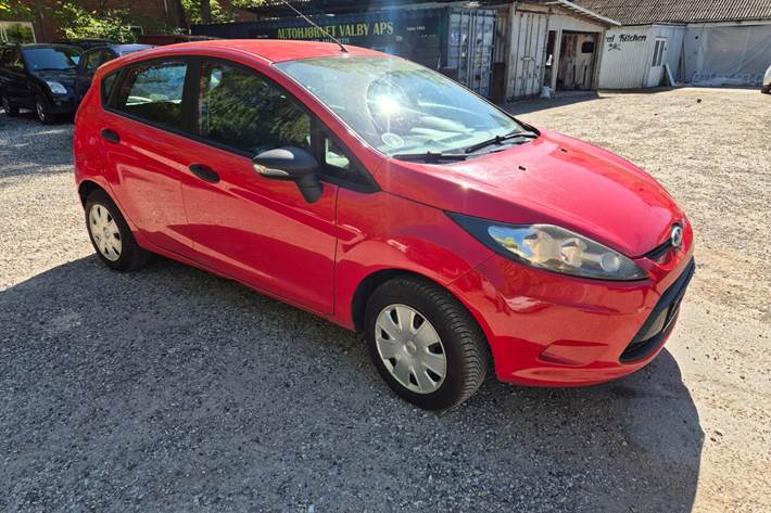 undefined Ford Fiesta fra 2010 set udefra