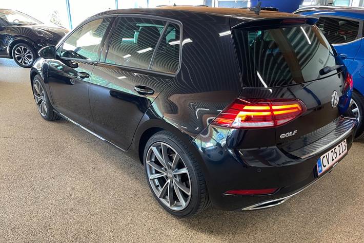 Sort VW Golf VII fra 2019