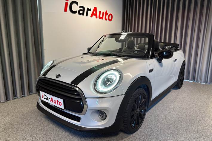 Sølv Mini Cooper fra 2019 set udefra
