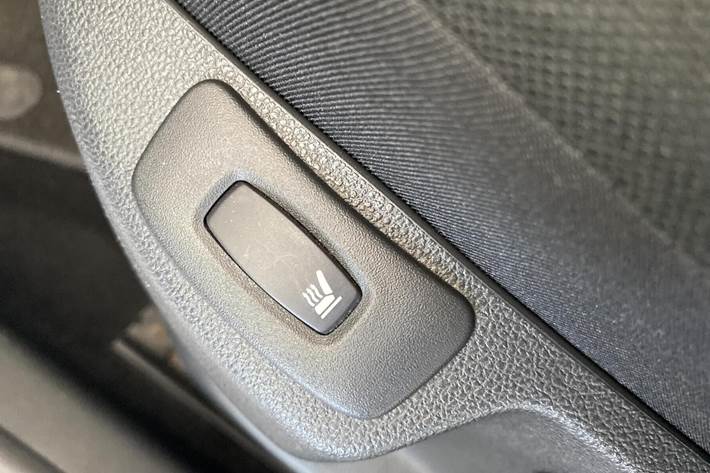 Grå Renault Captur fra 2019