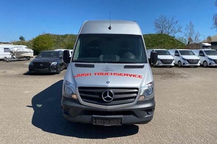 Sølv Mercedes Sprinter fra 2015
