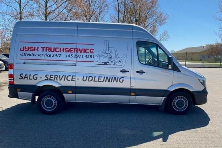 Sølv Mercedes Sprinter fra 2015