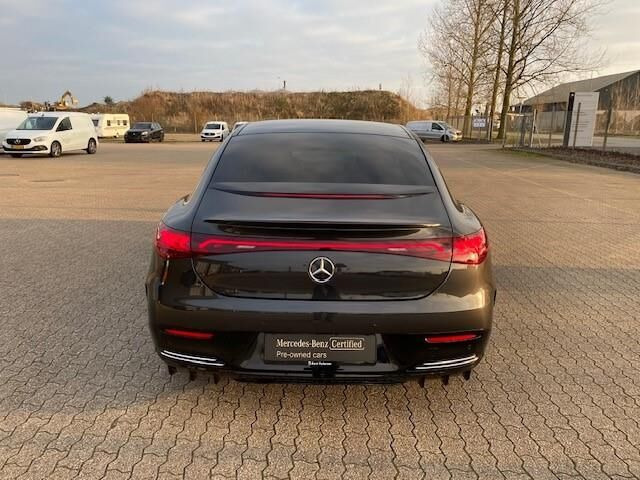 Grå Mercedes EQE 350 fra 2023