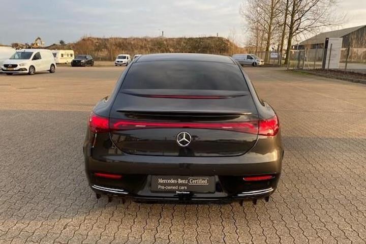 Grå Mercedes EQE 350 fra 2023