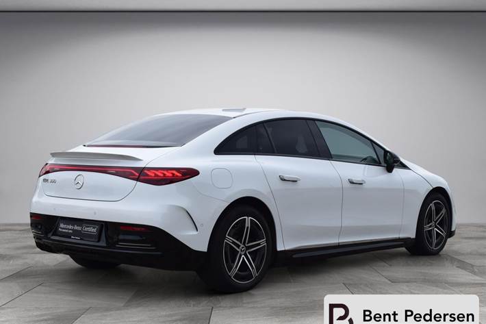 Hvid Mercedes EQE 350 fra 2024