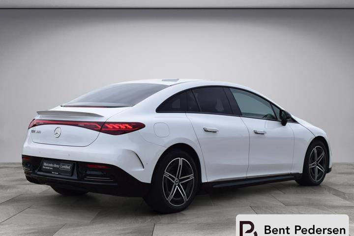 Hvid Mercedes EQE 350 fra 2024