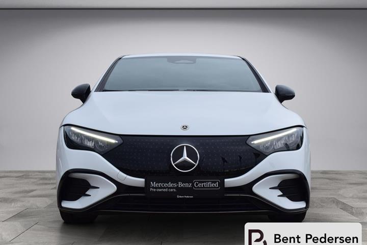 Hvid Mercedes EQE 350 fra 2024
