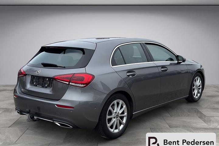 Grå Mercedes A200 d fra 2020