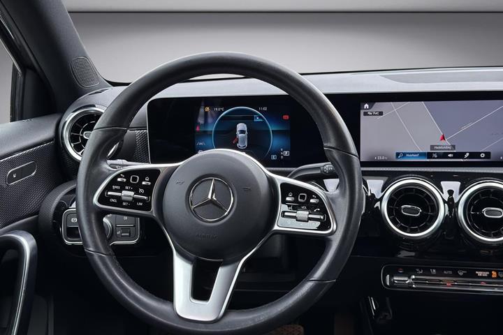 Grå Mercedes A200 d fra 2020