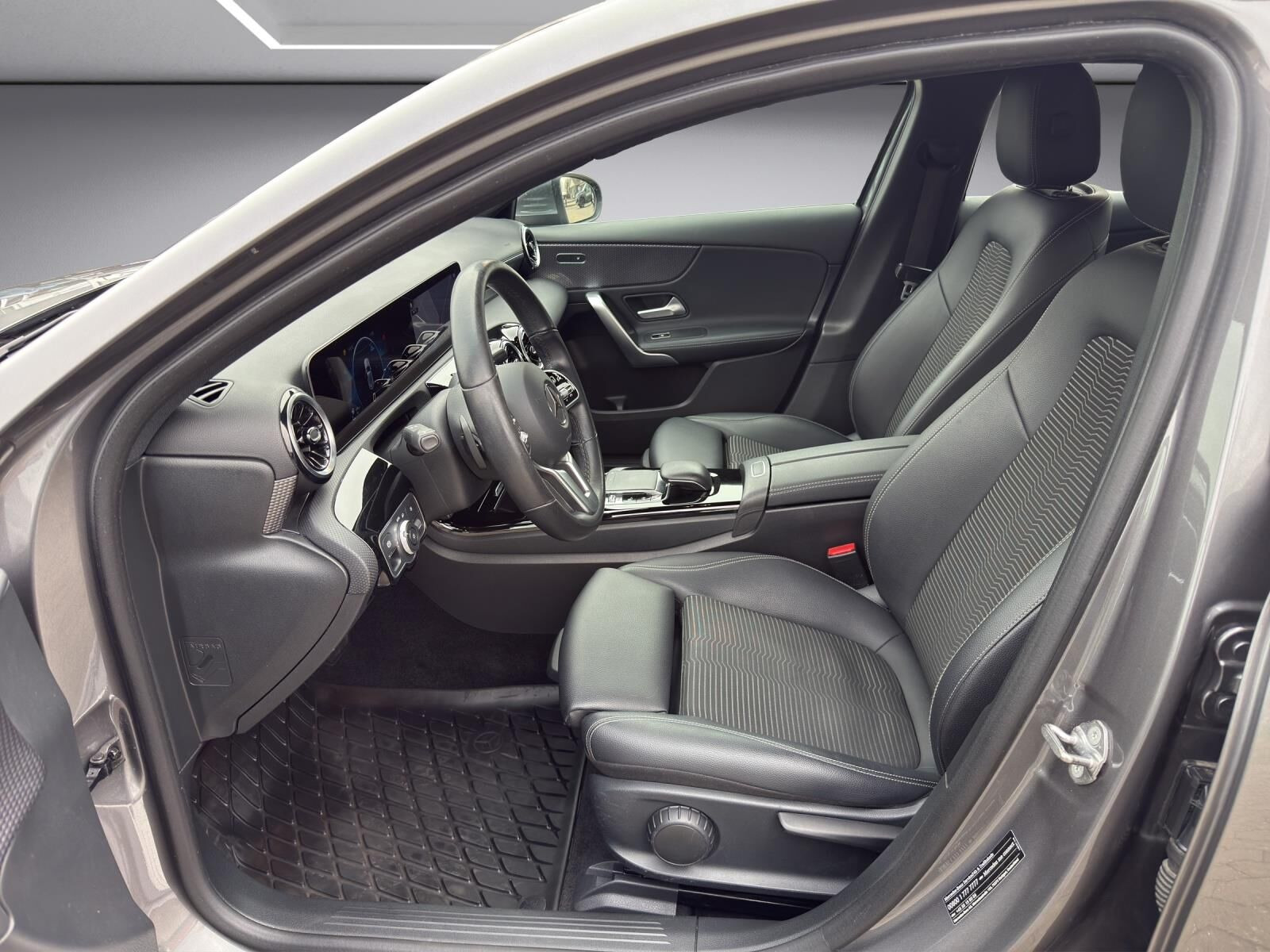 Grå Mercedes A200 d fra 2020