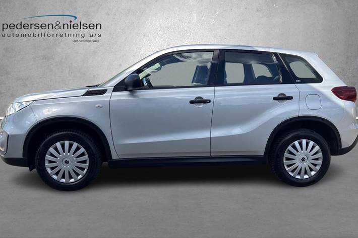 Sølv Suzuki Vitara fra 2020