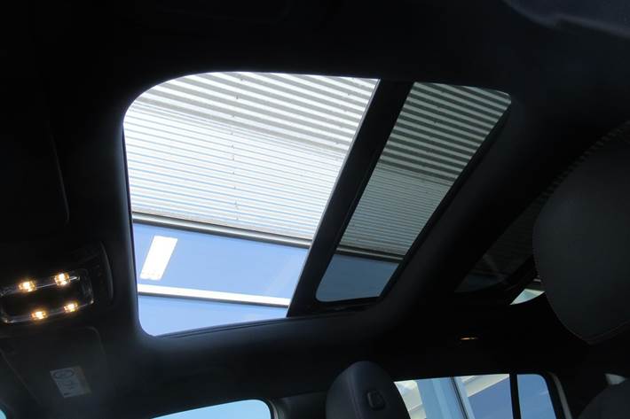 Hvid Mercedes EQB 250+ fra 2024