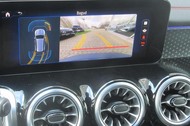 Sort Mercedes EQB 250+ fra 2024