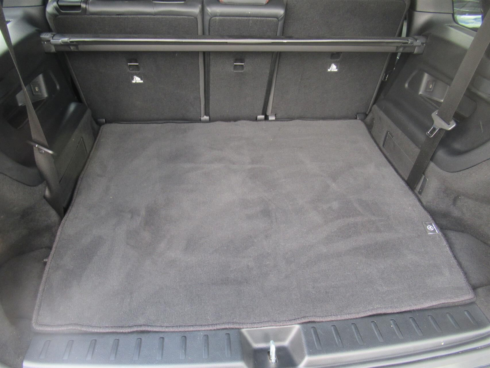 Sort Mercedes EQB 250+ fra 2024