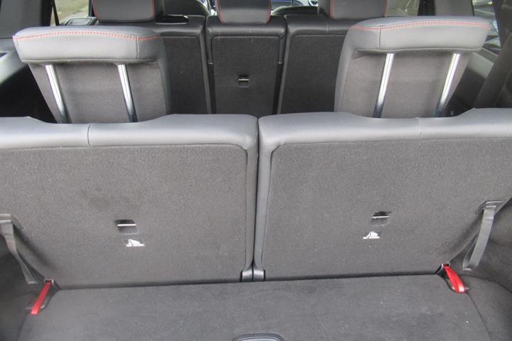 Sort Mercedes EQB 250+ fra 2024