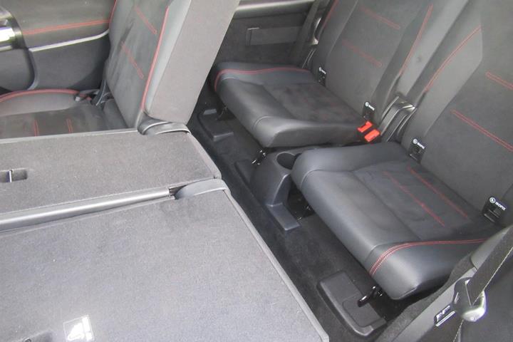 Sort Mercedes EQB 250+ fra 2024