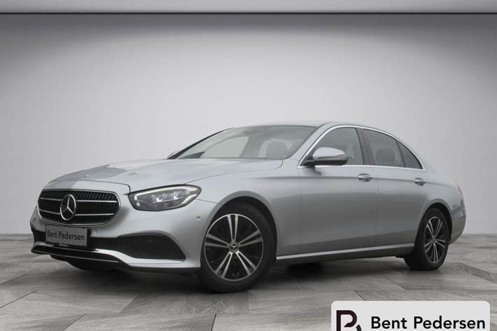 Sølv Mercedes E220 d fra 2021