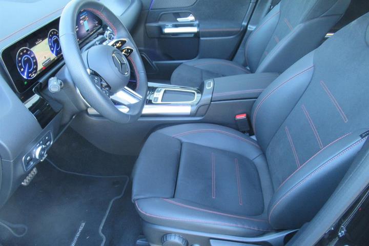 Sort Mercedes EQA 250+ fra 2024