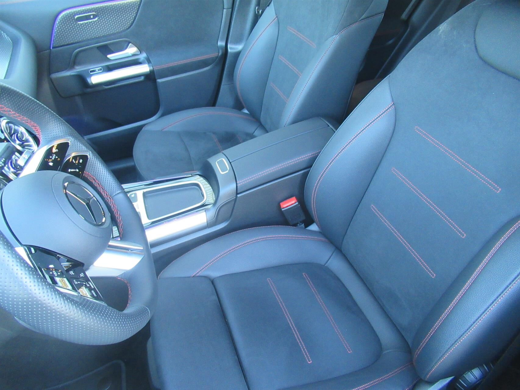 Sort Mercedes EQA 250+ fra 2024