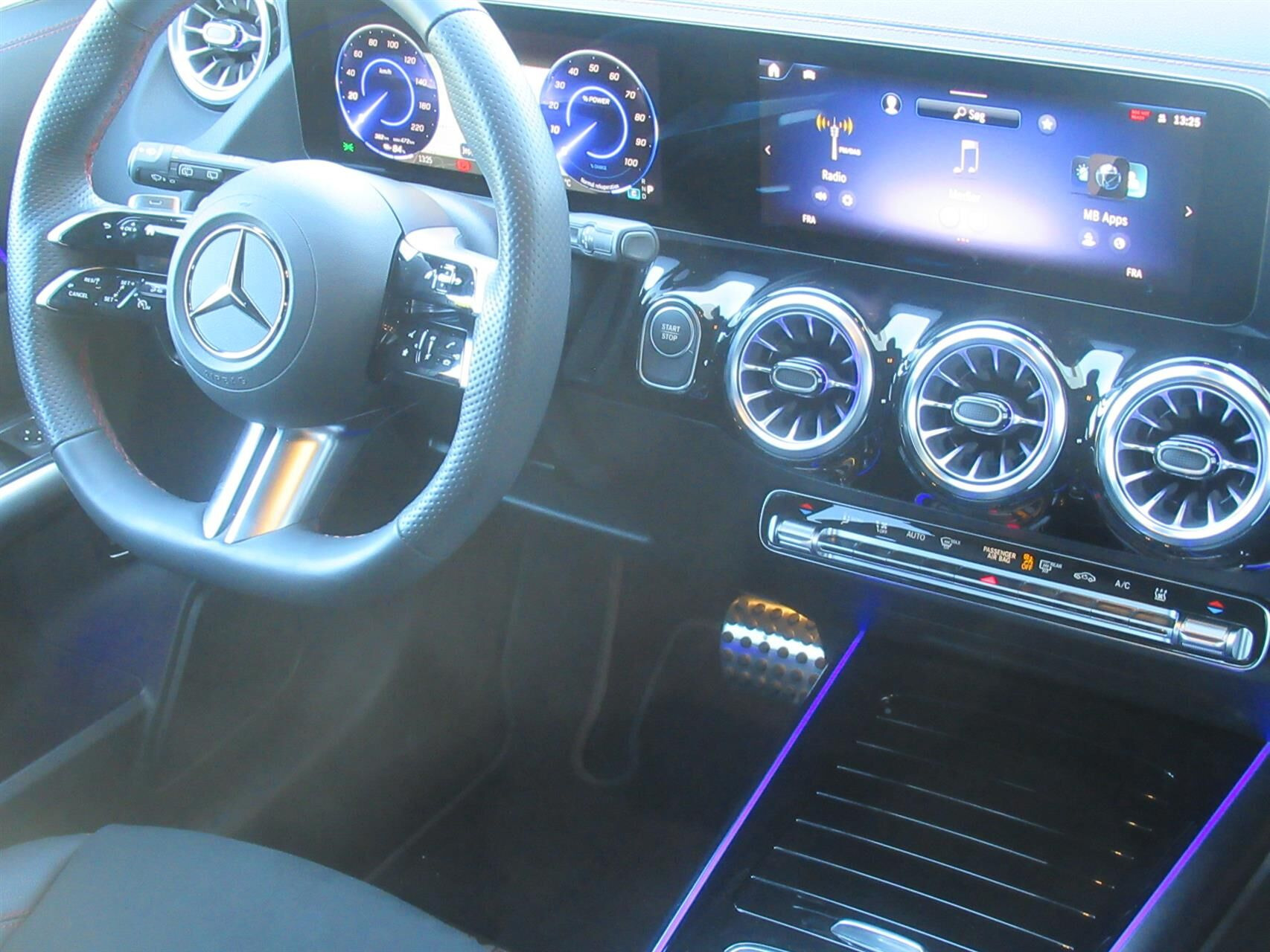 Sort Mercedes EQA 250+ fra 2024