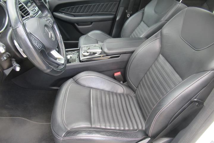 Hvid Mercedes GLS400 fra 2017 set indefra