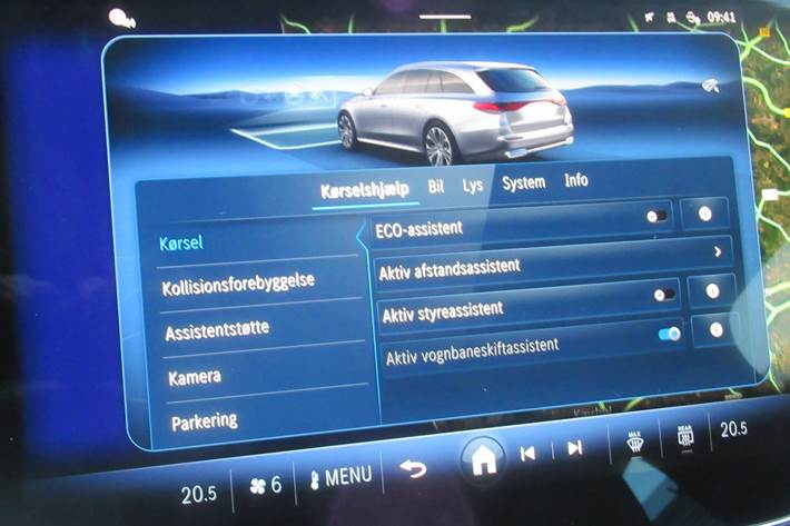 Sølv Mercedes E300 e fra 2024