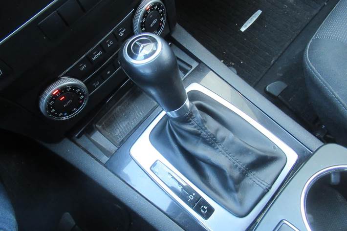 Grå Mercedes GLK220 d fra 2012
