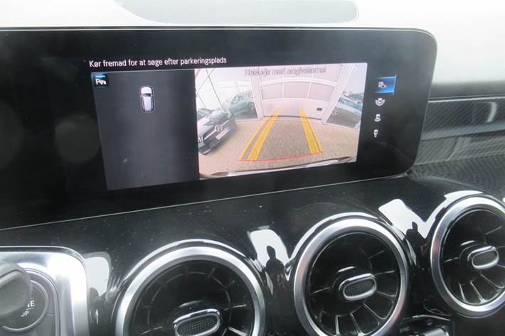 Sort Mercedes GLB200 d fra 2023